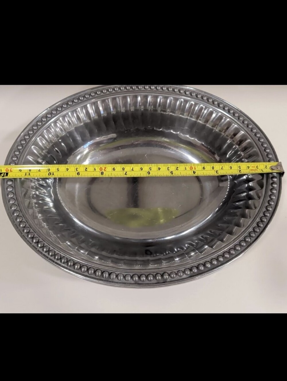 Wilton Armetale Flutes and Pearls" Medium Oval Bowl, 2 Qt.
